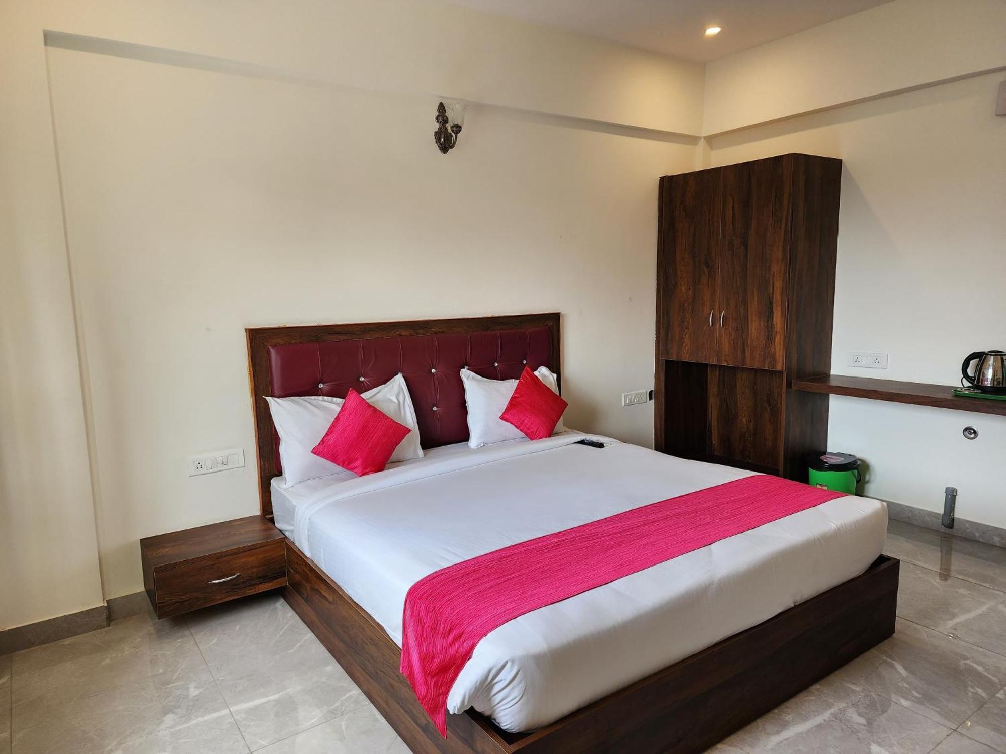 Hotel Dreams Inn Bangalore Exterior photo